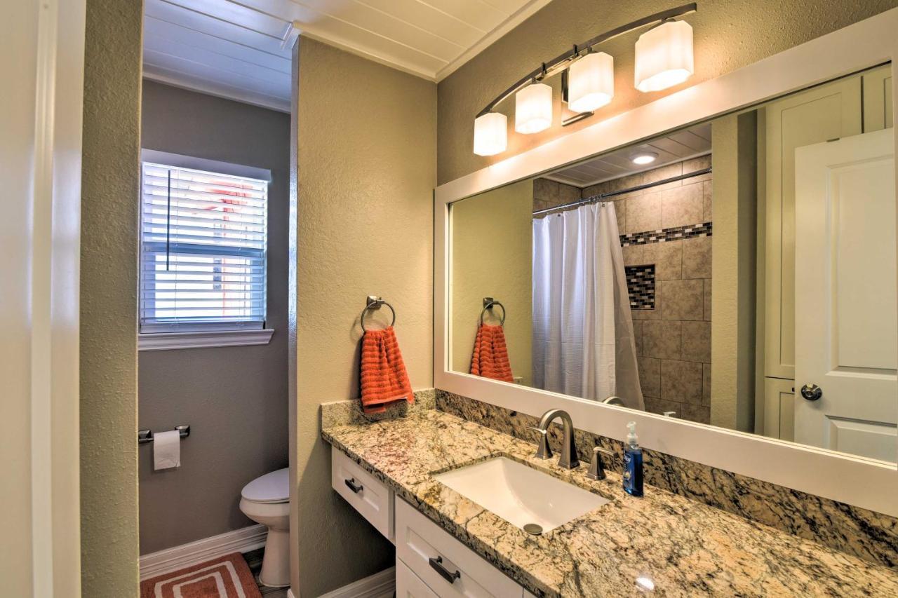 Beachfront Galveston Oasis Balconies, Ocean View! 외부 사진
